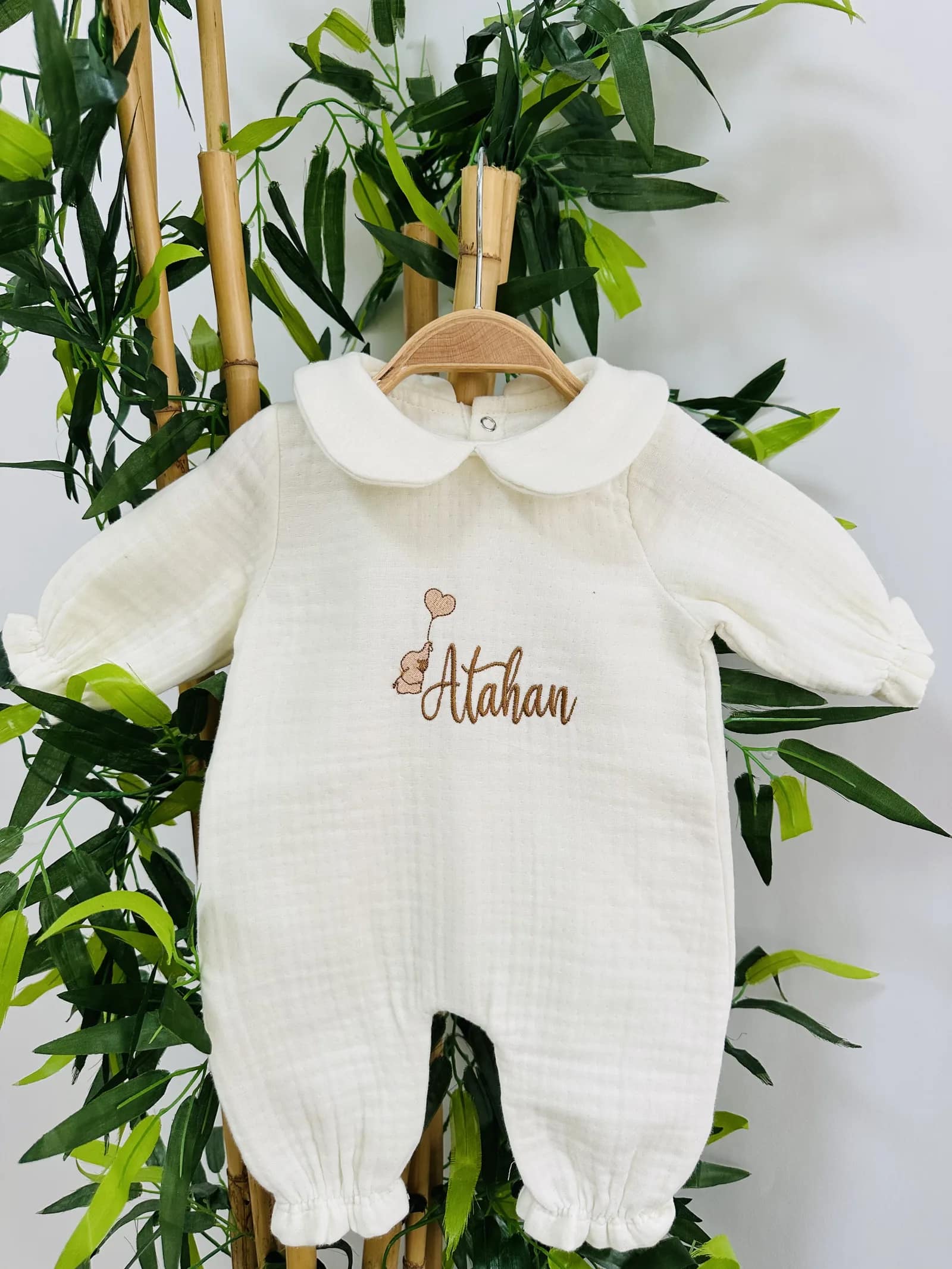 Organik müslin bebek tulum takımı fil desenli bej nakışlı