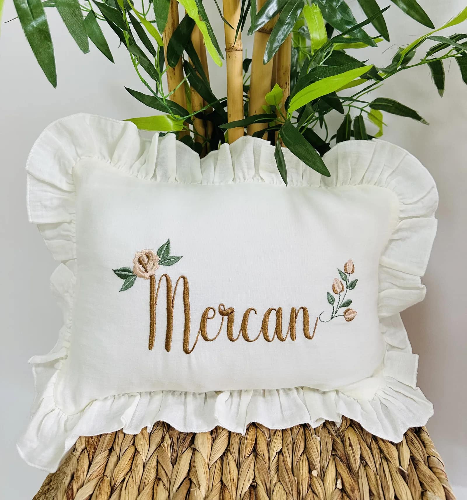 Organik Müslin Bebek Yastığı – Güllü Model İsimli