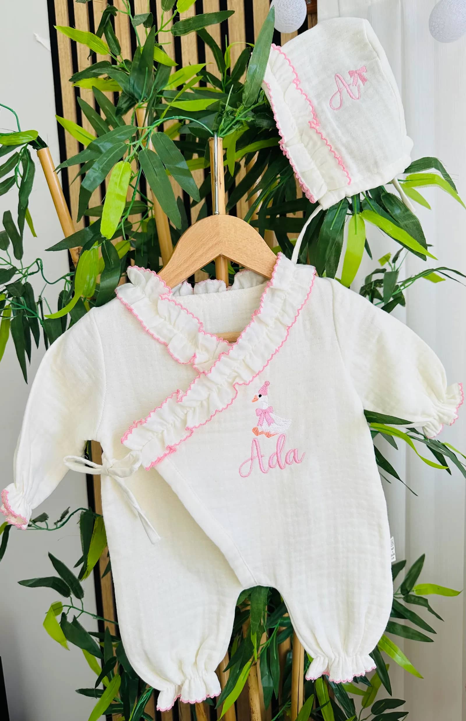 Pembe Kroşetalı Fiyonklu Kaz Tulum ve Şapka