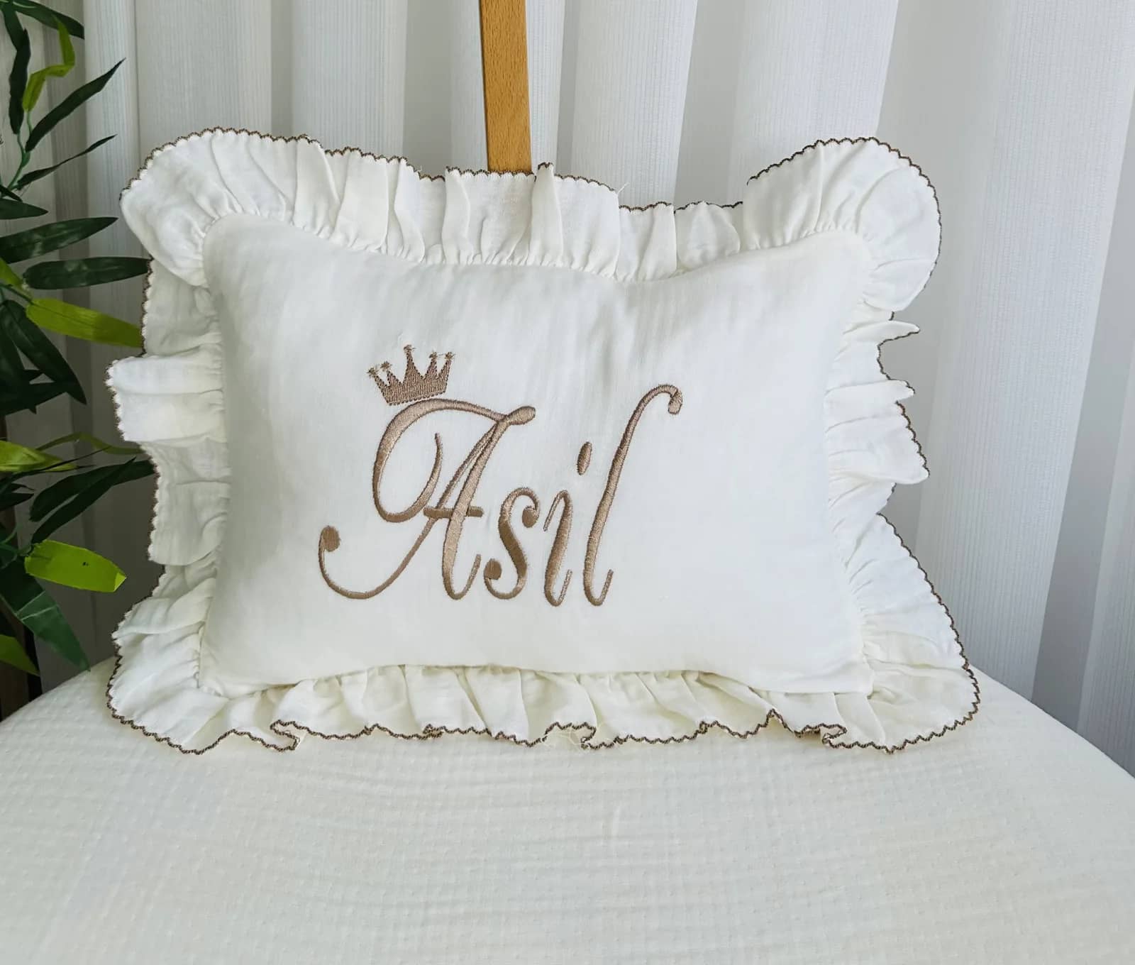 İsimli Bebek Yastığı - Taçlı İsim Kroşetalı